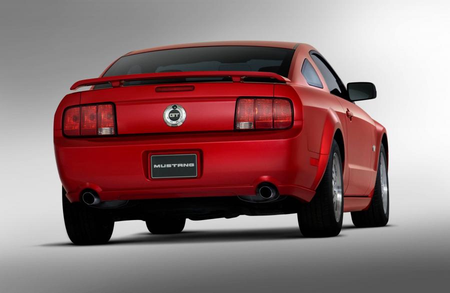  Ford Mustang GT 2005 года  (фото 172 из 209)
